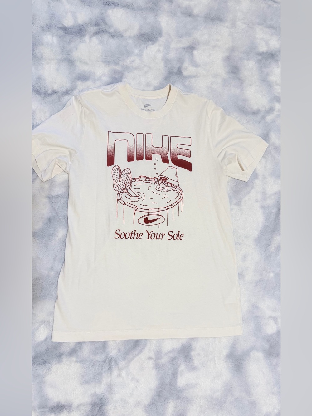 Nike Men’s Cream Short-Sleeve Graphic Tee with Maroon Design